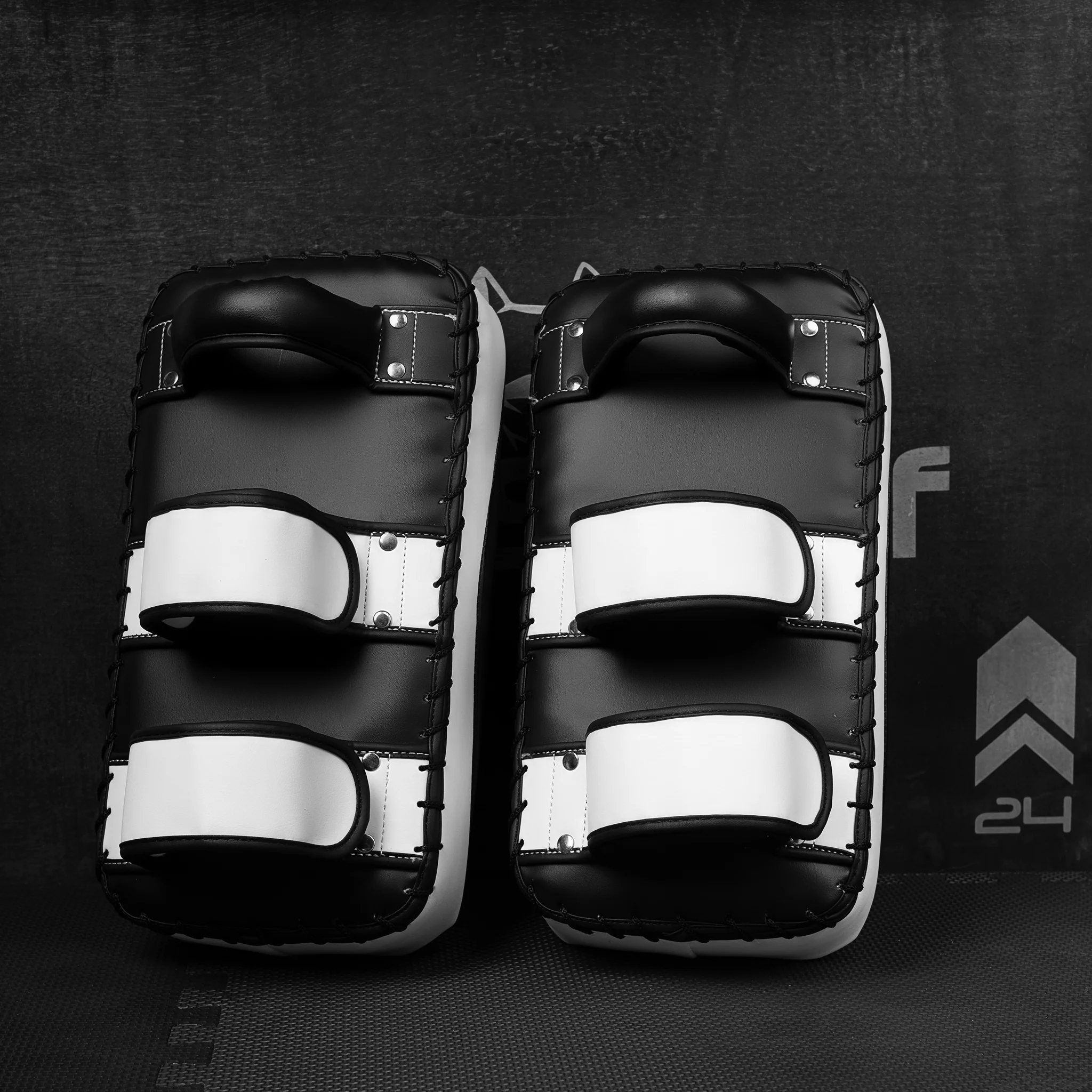 AmStaff Fitness Muay Thai Pads - Pair - Image 3